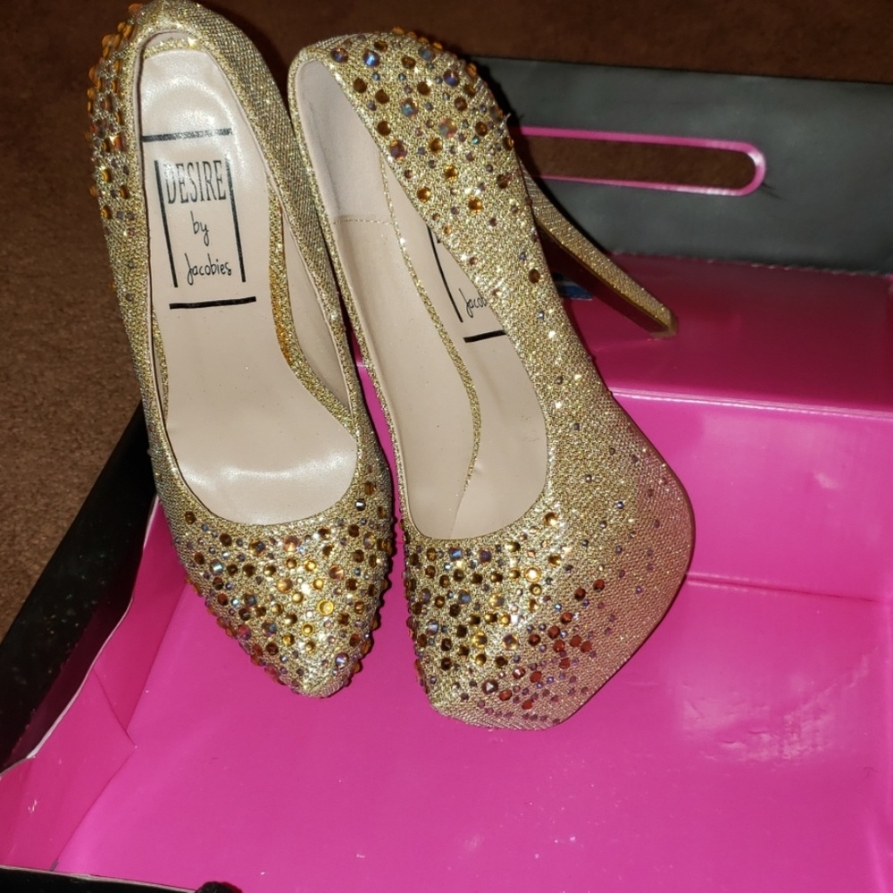 Beautiful rhinestone heels, only worn 1 time!